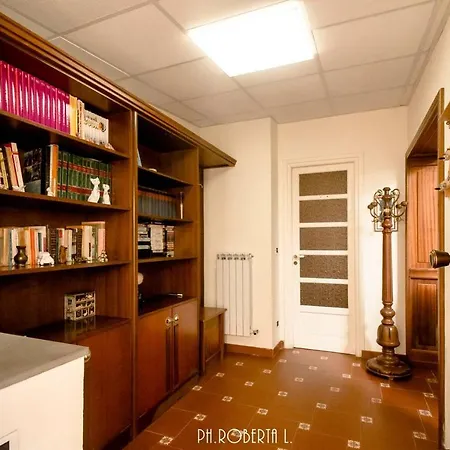 Apartment Bussana Forever, Est